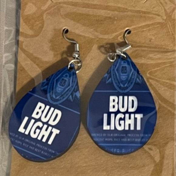 Tear drop earrings - Picture 3 of 7